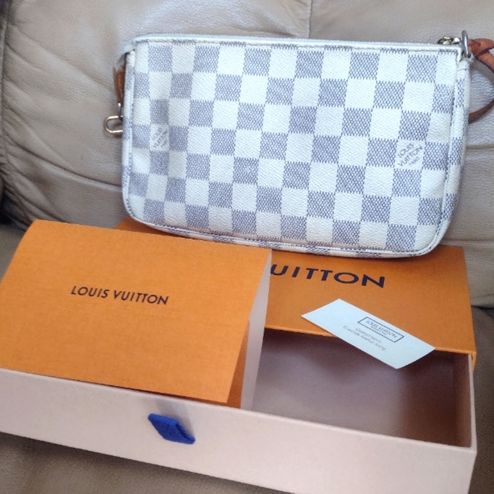 💯% Authentic Louis Vuitton Pochette Accessories in DA - Picture 9 of 11